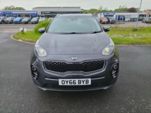 2016 Kia Sportage 1.7 Crdi 2 Euro 6 (s/s) 5dr in Silver — image 3