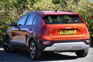 2023 Kia Niro 1.6h Gdi 2 SUV 5dr Petrol Hybrid Dct Euro 6 (s/s) (139 Bhp) in Orange — image 3
