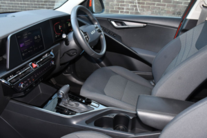 2023 Kia Niro 1.6h Gdi 2 SUV 5dr Petrol Hybrid Dct Euro 6 (s/s) (139 Bhp) in Orange — image 4