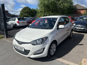 2013 Hyundai I20 1.2 Active in White — image 4
