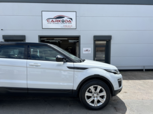 2016 Land Rover Range Rover Evoque 2.0 Td4 Se Tech in White — image 5