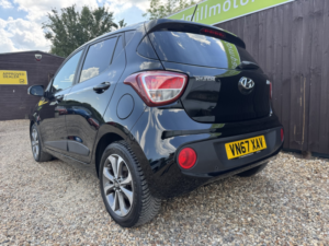 2017 Hyundai I10 1.2 I10 Prem Se 1.2 My17 in Black — image 4