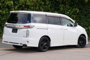 2010 Nissan Elgrand 2.5 Rider 5dr 8 Seats in White — image 4