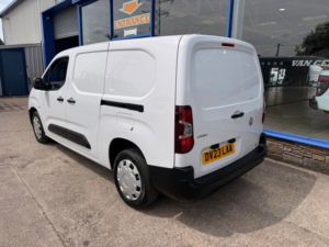 2023 Vauxhall Combo 1.5 Turbo D 2300 Prime Panel Van 6dr Diesel Manual L2 H1 Euro 6 100 Ps in White — image 4