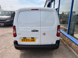 2023 Vauxhall Combo 1.5 Turbo D 2300 Prime Panel Van 6dr Diesel Manual L2 H1 Euro 6 100 Ps in White — image 5