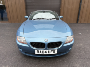 2004 BMW Z4 3.0 Z4 3.0i Se Roadster in Blue — image 2