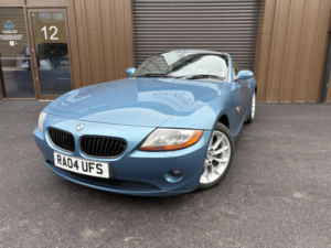 2004 BMW Z4 3.0 Z4 3.0i Se Roadster in Blue — image 3