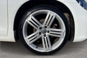 2017 Volkswagen Scirocco 2.0 Tdi R-Line in White — image 5