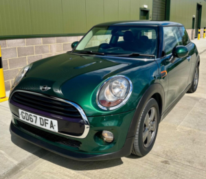 2017 MINI Hatch 1.5 Cooper Auto Euro 6 (s/s) 3dr in Green — image 2