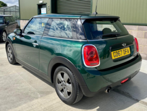 2017 MINI Hatch 1.5 Cooper Auto Euro 6 (s/s) 3dr in Green — image 4