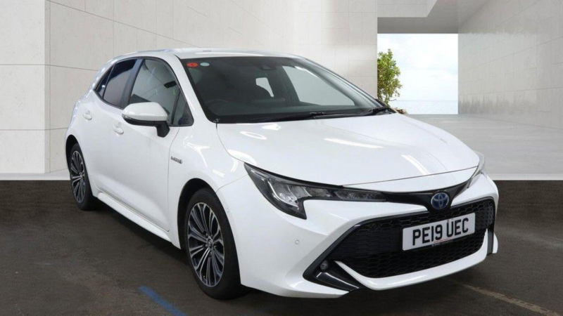 2019 Toyota Corolla 1.8 Vvt-H Design CVT Euro 6 (s/s) 5dr in White — image 1