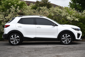 2025 Kia Stonic 1.0 T-Gdi Mhev Gt-Line S SUV 5dr Petrol Hybrid Dct Euro 6 (s/s) (98 Bhp) in White — image 2