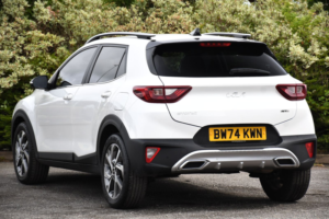 2025 Kia Stonic 1.0 T-Gdi Mhev Gt-Line S SUV 5dr Petrol Hybrid Dct Euro 6 (s/s) (98 Bhp) in White — image 3