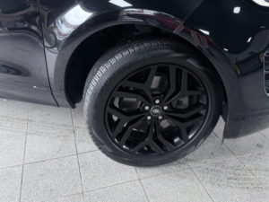 2020 Land Rover Range Rover Evoque 2.0 D180 Mhev R-Dynamic Se Auto 4WD Euro 6 (s/s) 5dr in Black — image 2
