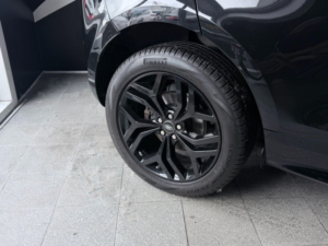 2020 Land Rover Range Rover Evoque 2.0 D180 Mhev R-Dynamic Se Auto 4WD Euro 6 (s/s) 5dr in Black — image 3