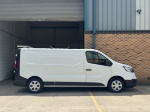 2022 Renault Trafic 2.0 Ll30 Blue Dci 130 Business Panel Van My22 in White — image 4