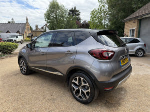 2018 Renault Captur 0.9 Tce 90 Gt Line Top Spec One Owner Low Mileage Full Renault History Full Leather Parking Camera in Grey — image 3