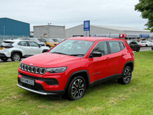 2024 Jeep Compass 1.5 T4 E-Hybrid Mhev Altitude SUV 5dr Petrol Hybrid Dct Fwd Euro 6 (s/s) (130 Ps) in Red — image 4