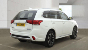 2017 Mitsubishi Outlander 2.0h 12kwh 4h CVT 4WD Euro 6 (s/s) 5dr in White — image 4