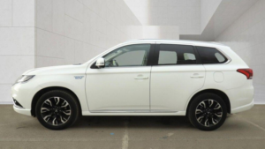 2017 Mitsubishi Outlander 2.0h 12kwh 4h CVT 4WD Euro 6 (s/s) 5dr in White — image 6