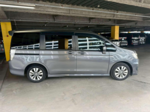 2013 Honda Stepwagon 2.0 Spada Power Edition 5dr 8 Seats in Grey — image 2