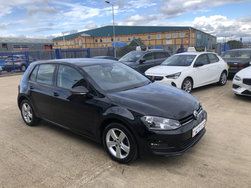 2015 Volkswagen Golf 1.6 Tdi Bluemotion Tech Match in Black — image 1