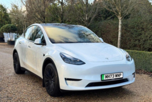 2024 Tesla Model Y (dual Motor) Long Range Auto 4wde 5dr in White — image 2