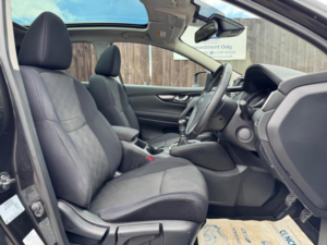 2016 Nissan Qashqai 1.2 Dig-T N-Connecta 2WD Euro 6 (s/s) 5dr in Black — image 3