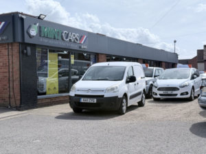 2011 Citroen Berlingo 1.6 Hdi 625 Lx in White — image 2