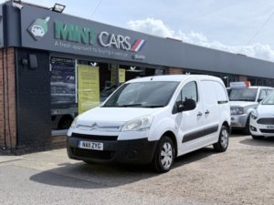 2011 Citroen Berlingo 1.6 Hdi 625 Lx in White — image 3
