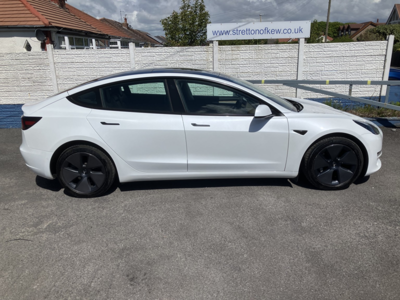 2021 Tesla Model 3 (dual Motor) Long Range in White — image 1