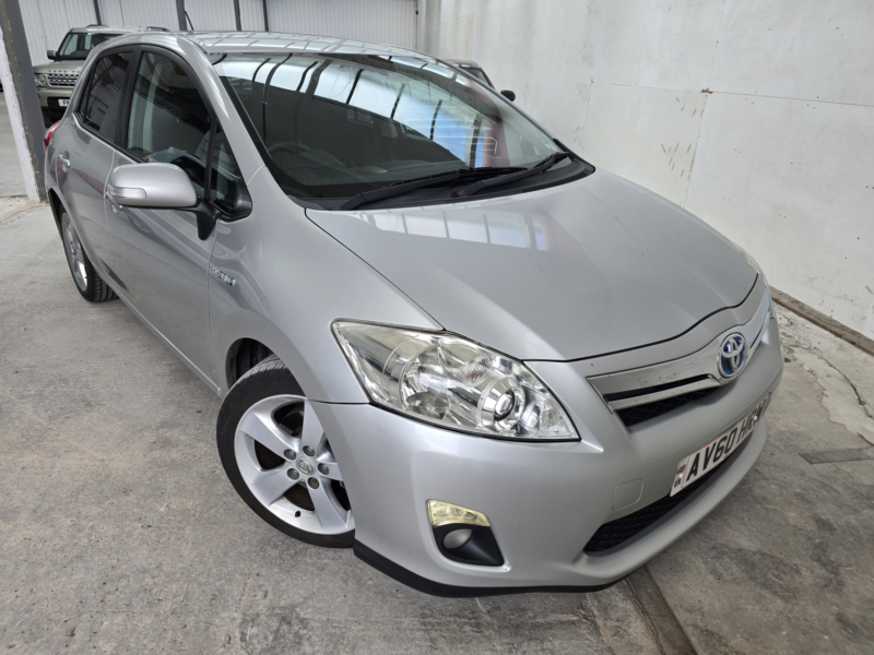 2010 Toyota Auris 1.8 Vvt-H T Spirit in Silver — image 1