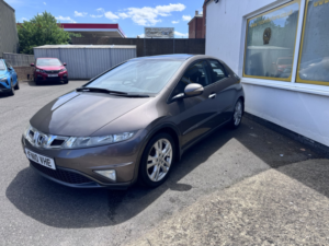 2010 Honda Civic 1.8 I-Vtec Es in Silver — image 2