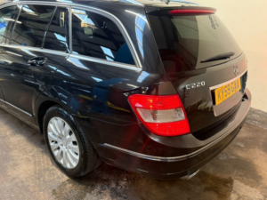 2009 Mercedes-Benz C Class 2.1 C220 Cdi Blueefficiency Elegance Auto Euro 5 5dr in Black — image 4