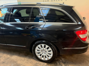 2009 Mercedes-Benz C Class 2.1 C220 Cdi Blueefficiency Elegance Auto Euro 5 5dr in Black — image 5