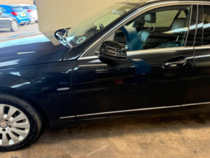 2009 Mercedes-Benz C Class 2.1 C220 Cdi Blueefficiency Elegance Auto Euro 5 5dr in Black — image 6