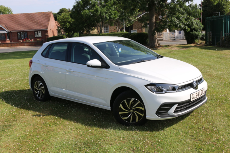 2024 Volkswagen Polo 1.0 Tsi Life in White — image 1