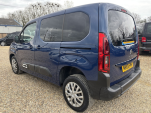 2020 Citroen Berlingo Wheelchair Accessible Vehicle Wav 1.5 Bluehdi Feel in Blue — image 5
