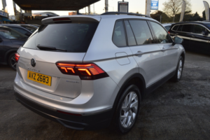 2022 Volkswagen Tiguan 1.4 Tsi 13kwh Life in Silver — image 2