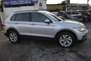 2022 Volkswagen Tiguan 1.4 Tsi 13kwh Life in Silver — image 6
