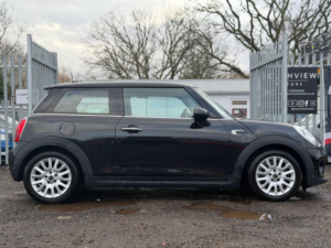 2014 MINI Hatch 1.5 Cooper Auto Euro 6 (s/s) 3dr in Black — image 3