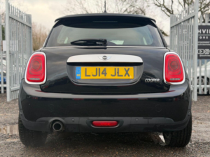 2014 MINI Hatch 1.5 Cooper Auto Euro 6 (s/s) 3dr in Black — image 5