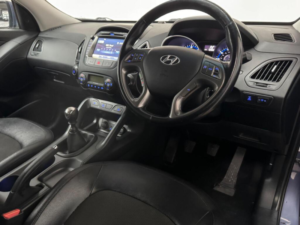 2014 Hyundai Ix35 2.0 Crdi Se 4WD Euro 5 5dr (nav) in Blue — image 3