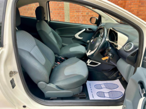 2012 Ford Ka 1.2 Zetec Euro 5 (s/s) 3dr in White — image 3