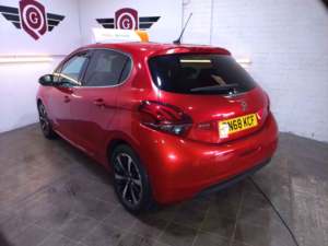 2019 Peugeot 208 1.2 Puretech Tech Edition in Red — image 5
