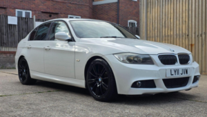 2011 BMW 3 Series 2.0 318i Sport Plus Edition Euro 5 (s/s) 4dr in White — image 4