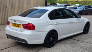 2011 BMW 3 Series 2.0 318i Sport Plus Edition Euro 5 (s/s) 4dr in White — image 6
