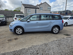 2016 Citroen Grand C4 Picasso 1.6 Bluehdi Vtr+ in Blue — image 4