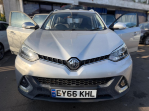 2017 MG Gs 1.5 Tgi Exclusive Dct Euro 6 (s/s) 5dr in Silver — image 2