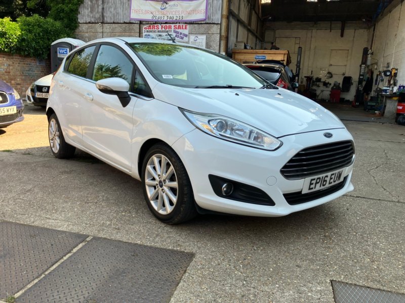 2016 Ford Fiesta 1.0 T Ecoboost Titanium in White — image 1